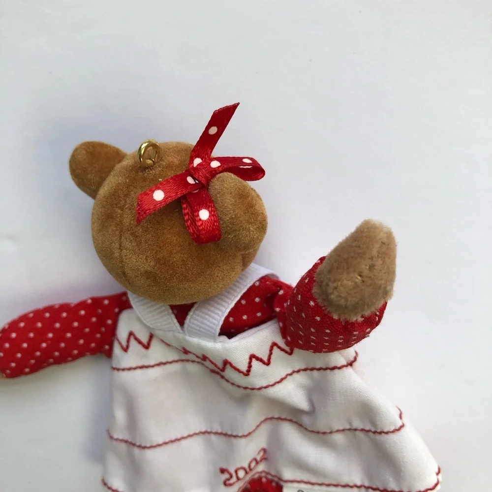 Hallmark Keepsake Ornament Granddaughter 2002
